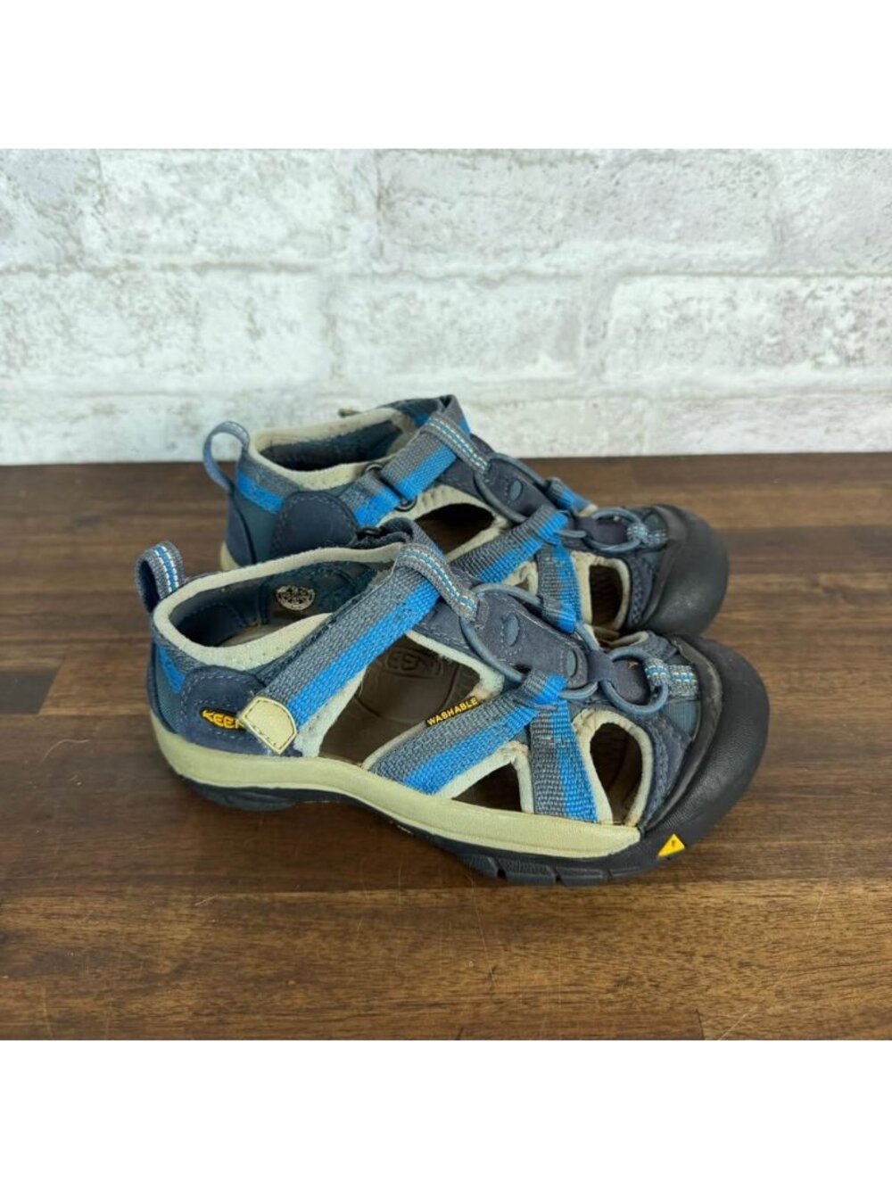 Keen Venice kid size 12 4936